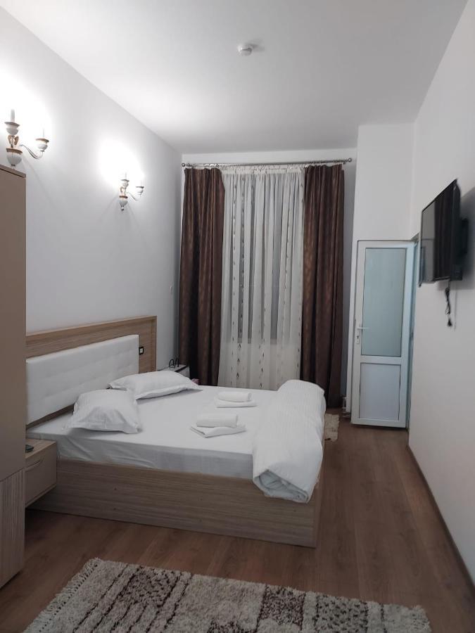 Complex Zeus Hotel Leresti Ngoại thất bức ảnh