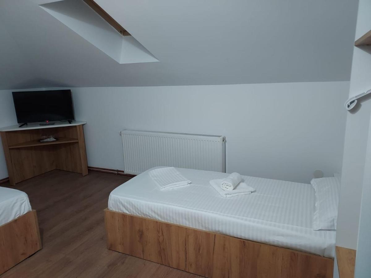 Complex Zeus Hotel Leresti Ngoại thất bức ảnh