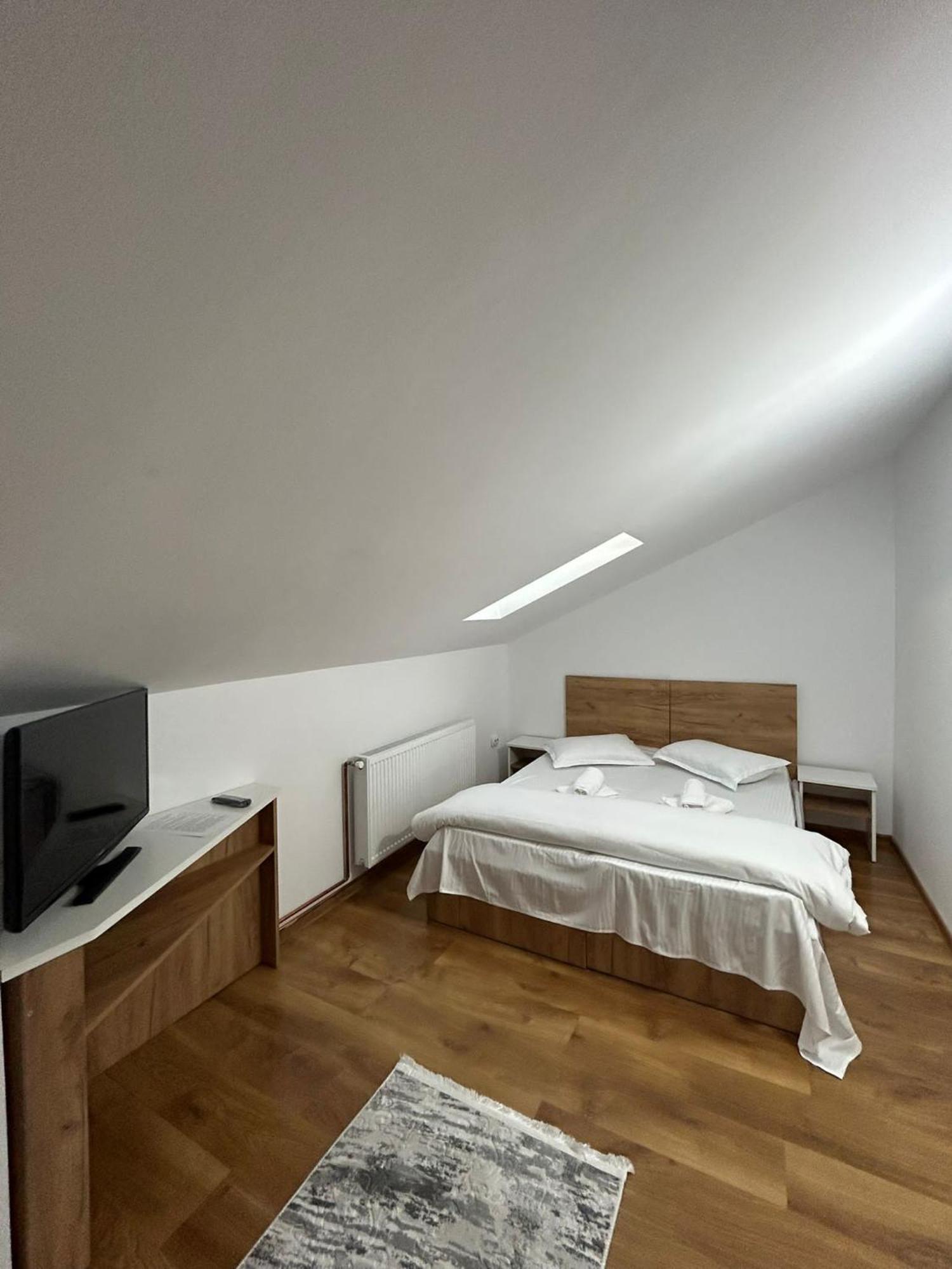 Complex Zeus Hotel Leresti Phòng bức ảnh