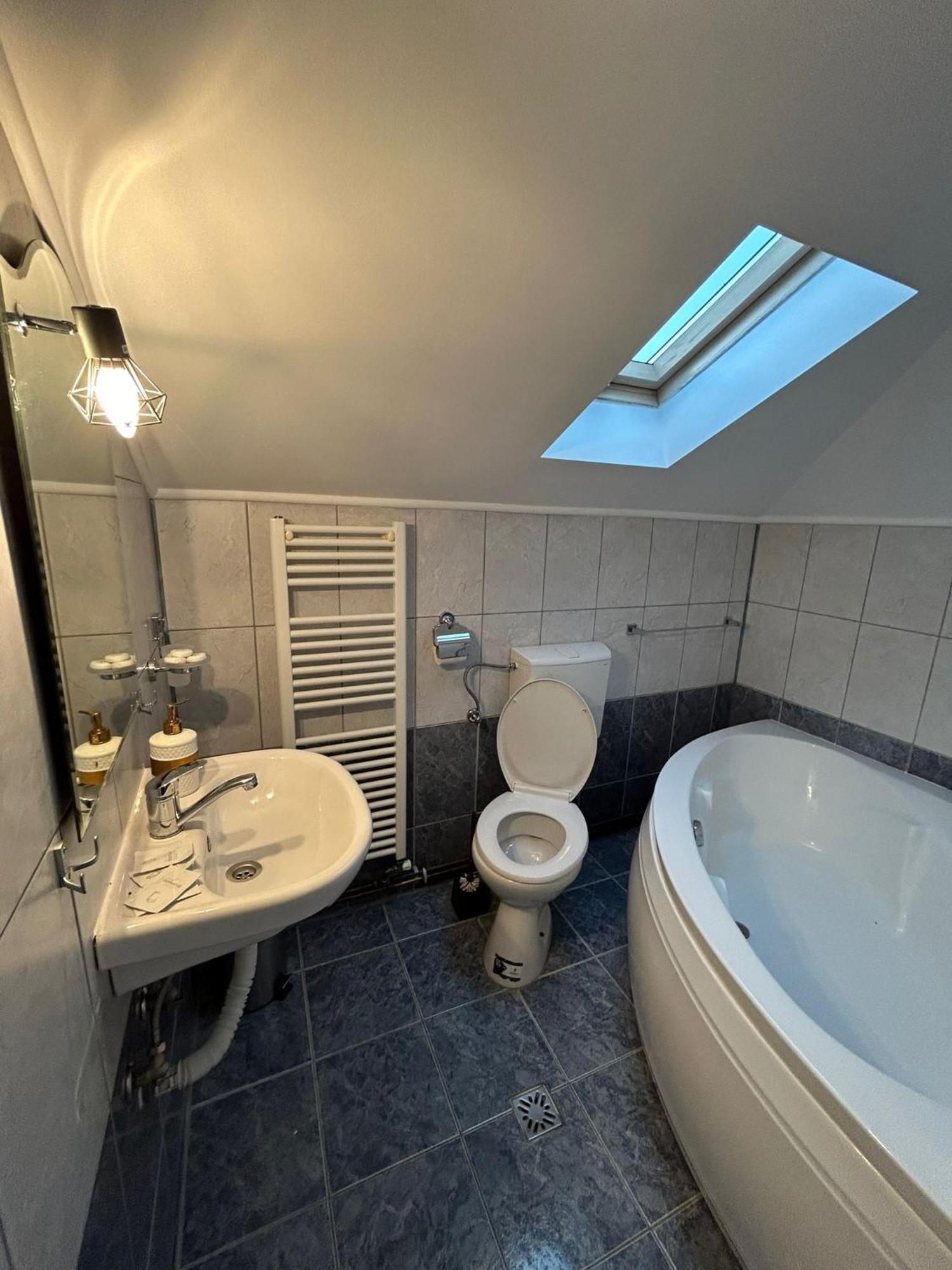Complex Zeus Hotel Leresti Phòng bức ảnh