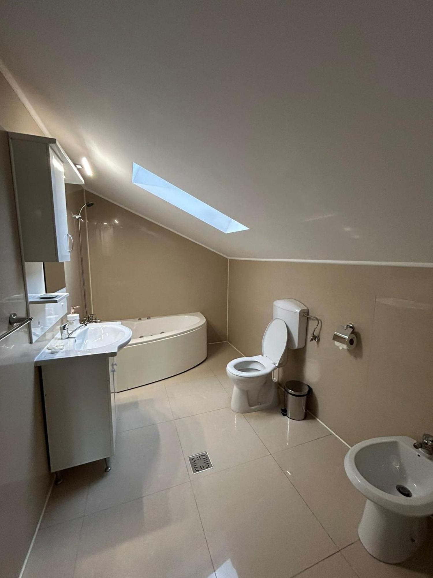 Complex Zeus Hotel Leresti Ngoại thất bức ảnh