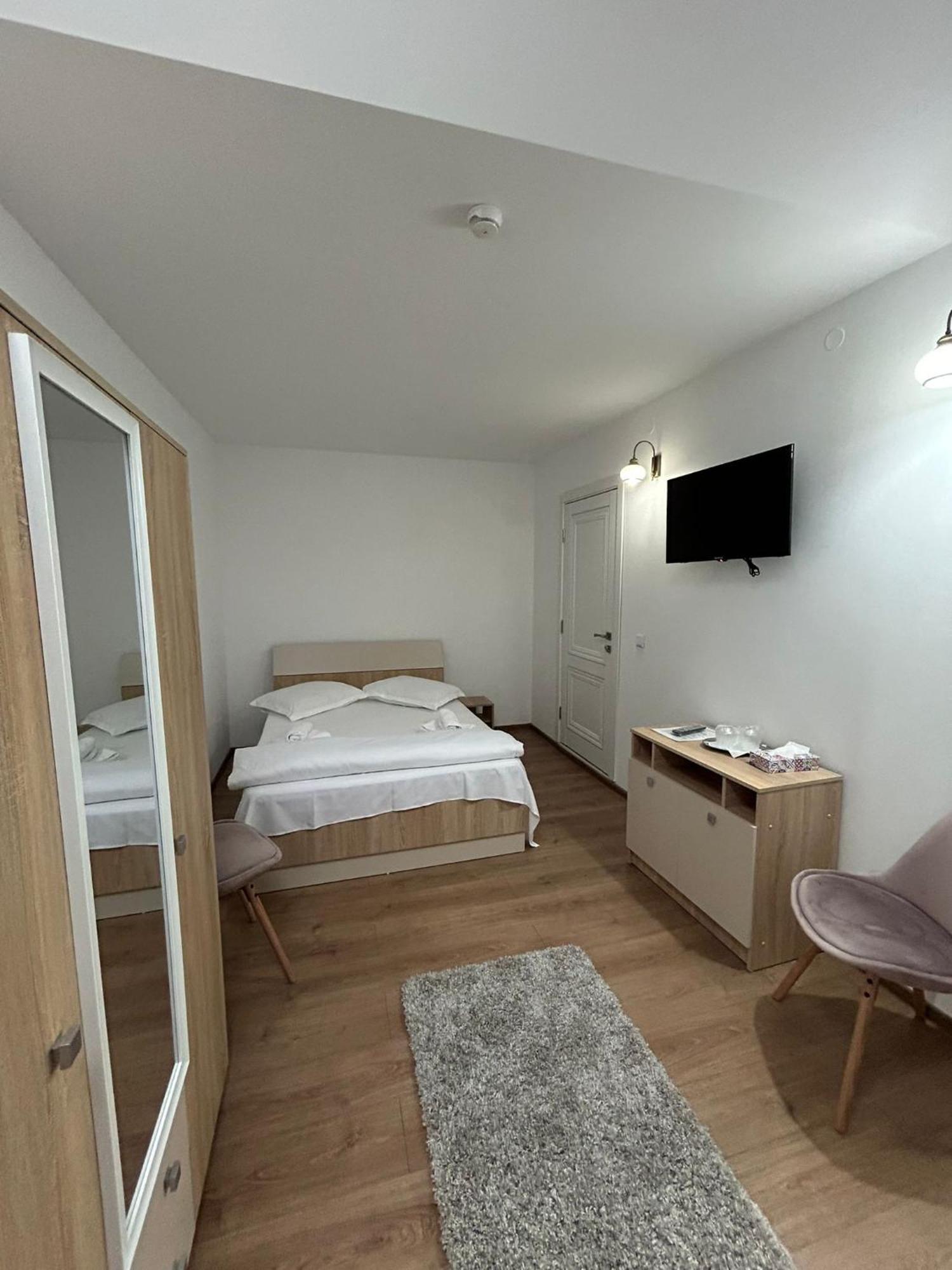 Complex Zeus Hotel Leresti Ngoại thất bức ảnh
