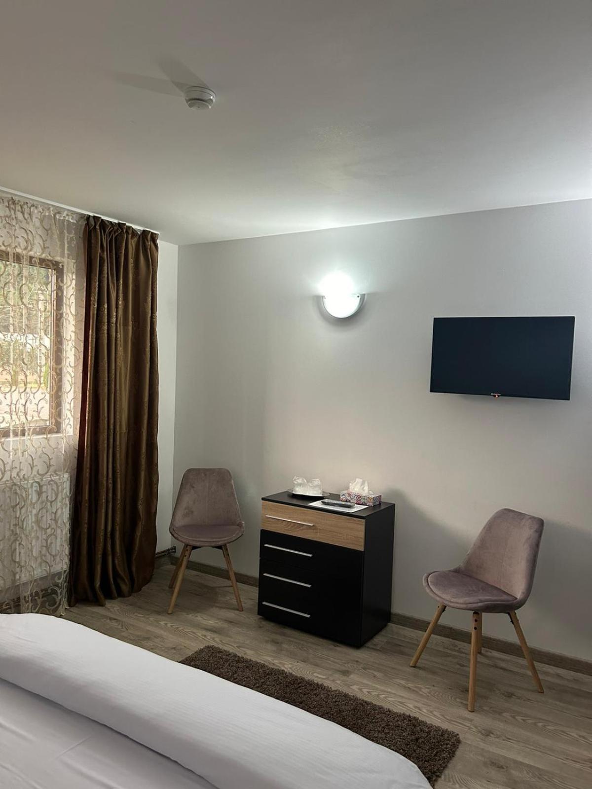 Complex Zeus Hotel Leresti Ngoại thất bức ảnh