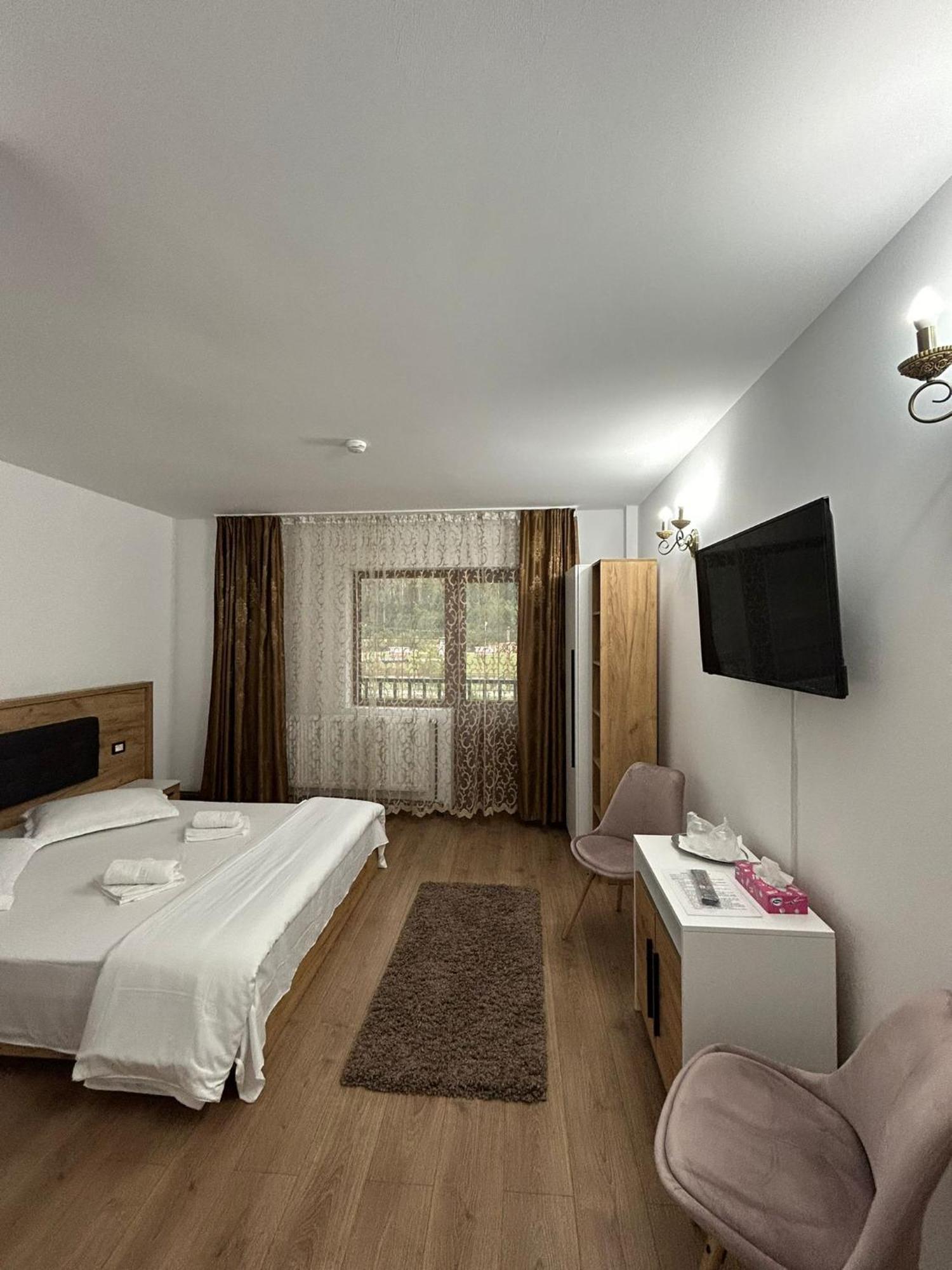 Complex Zeus Hotel Leresti Ngoại thất bức ảnh